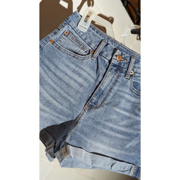 No Boundaries Stretch Denim Jean Mom Shorts High Waisted Cuffed Hem Blue Wash 7 - Picture 2 of 4